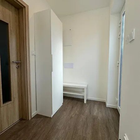 Rk #4 Apartment *